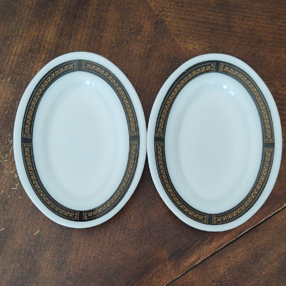 Vintage Pyrex Tableware Ebony Fleur De Lis Oval Plates, Set Of 2
